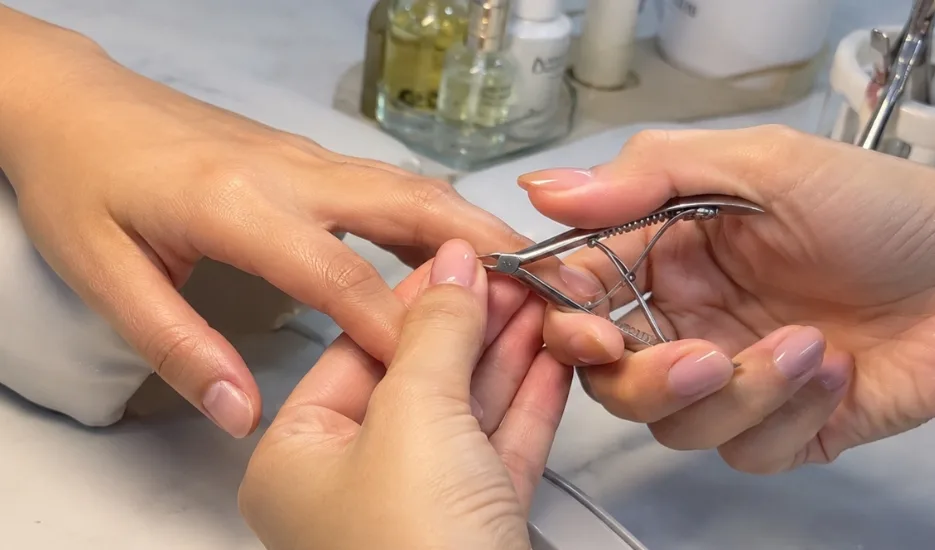 Cleaning Up The Excess Cuticle