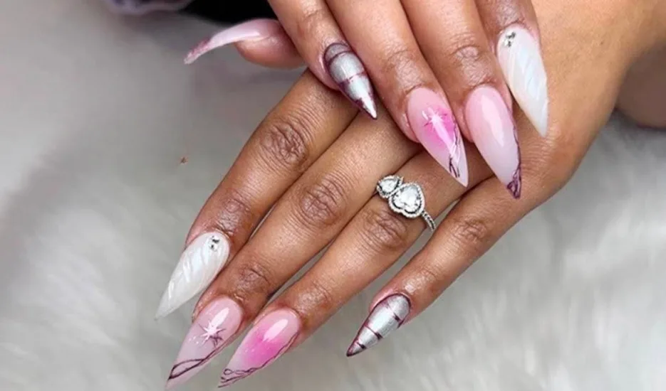 pink christmas nail